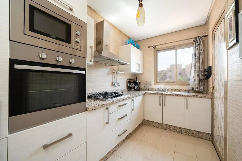 מרקש Relax Front Of Golf-Pool-Topaze